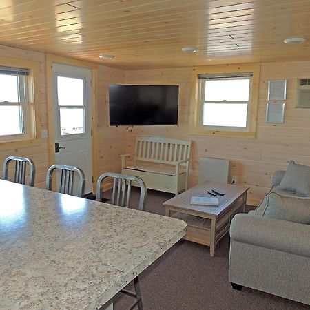 Angel Rock Waterfront Cottages Cape Vincent Exterior photo