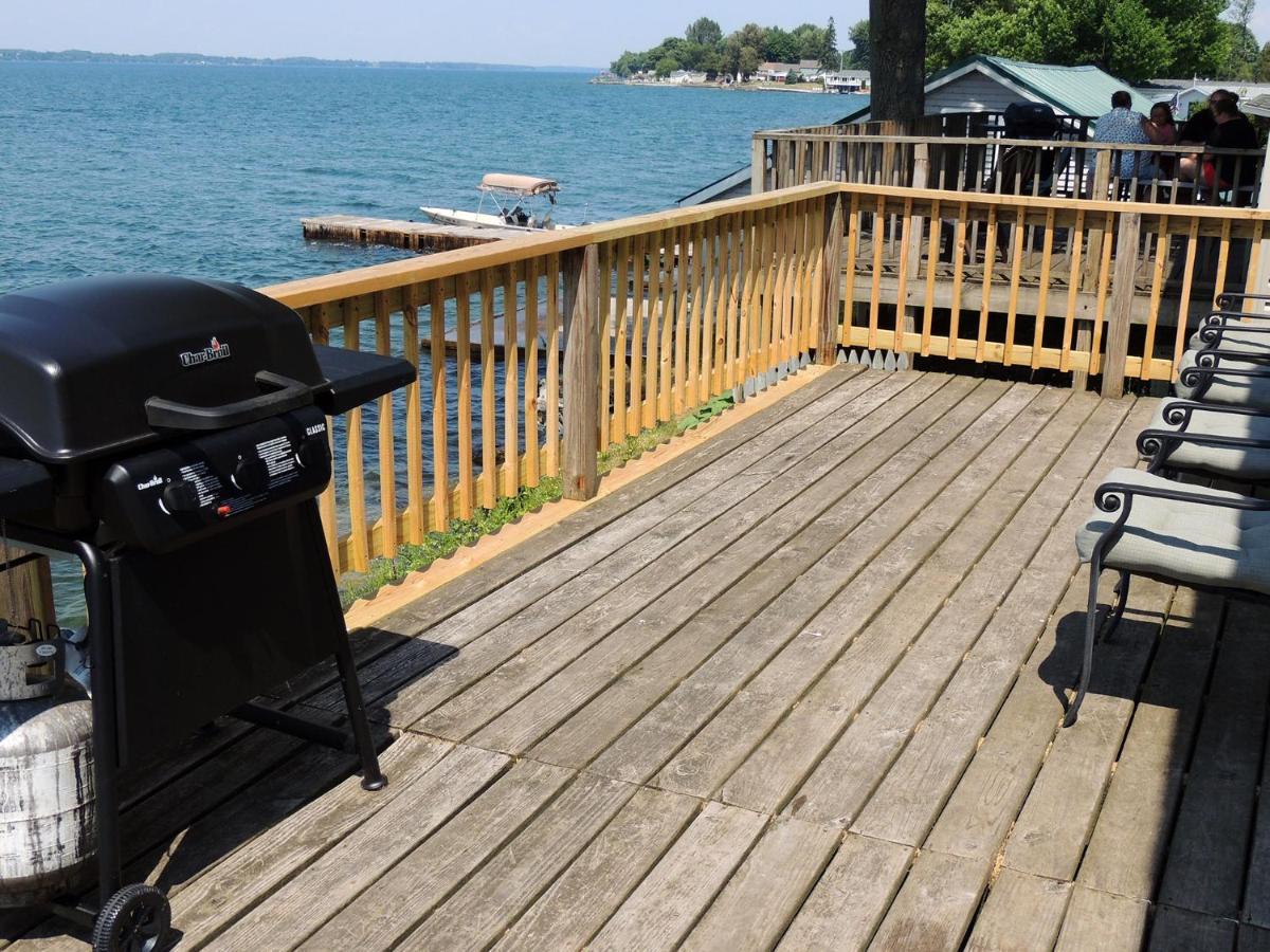 Angel Rock Waterfront Cottages Cape Vincent Exterior photo