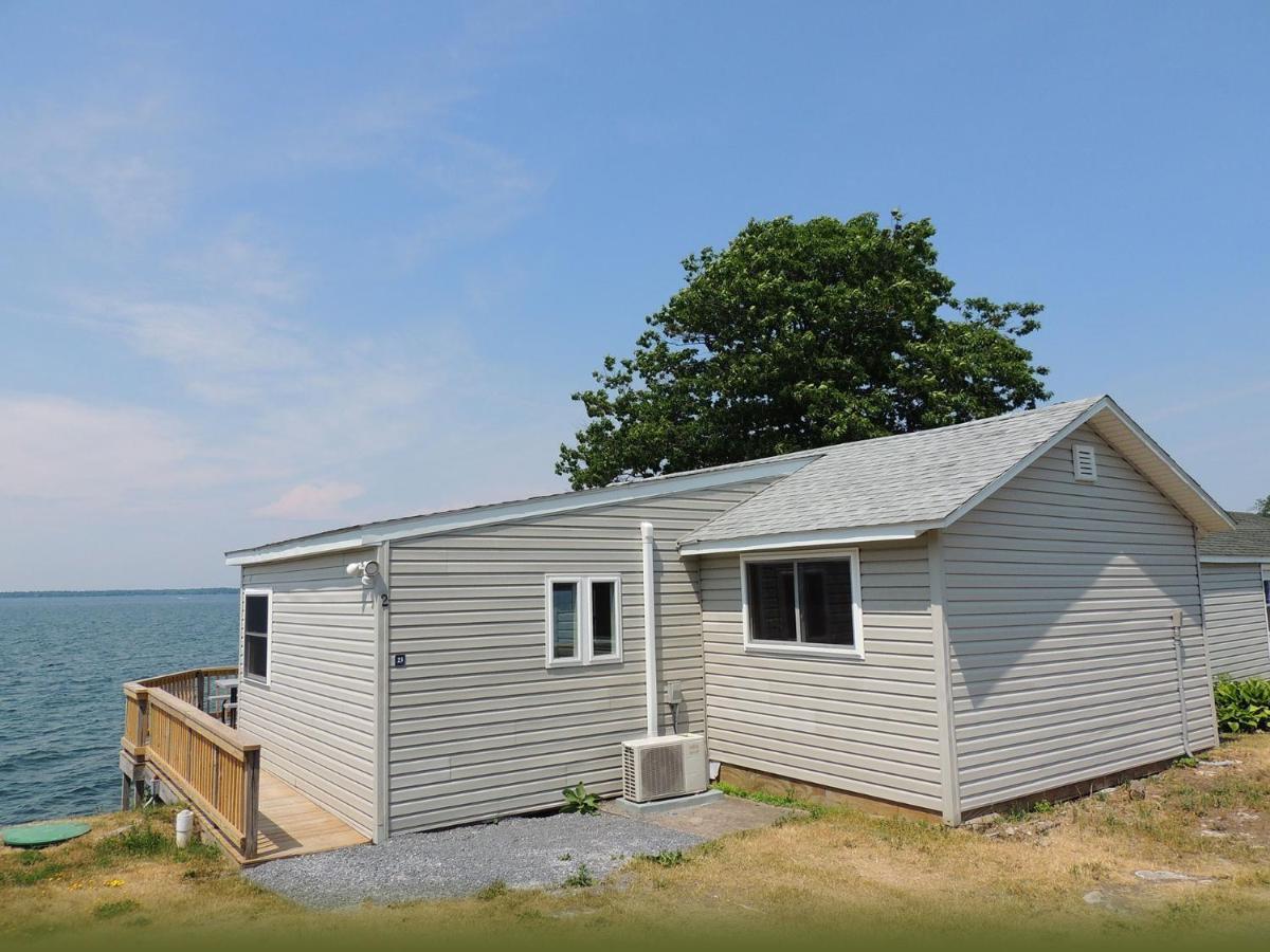 Angel Rock Waterfront Cottages Cape Vincent Exterior photo