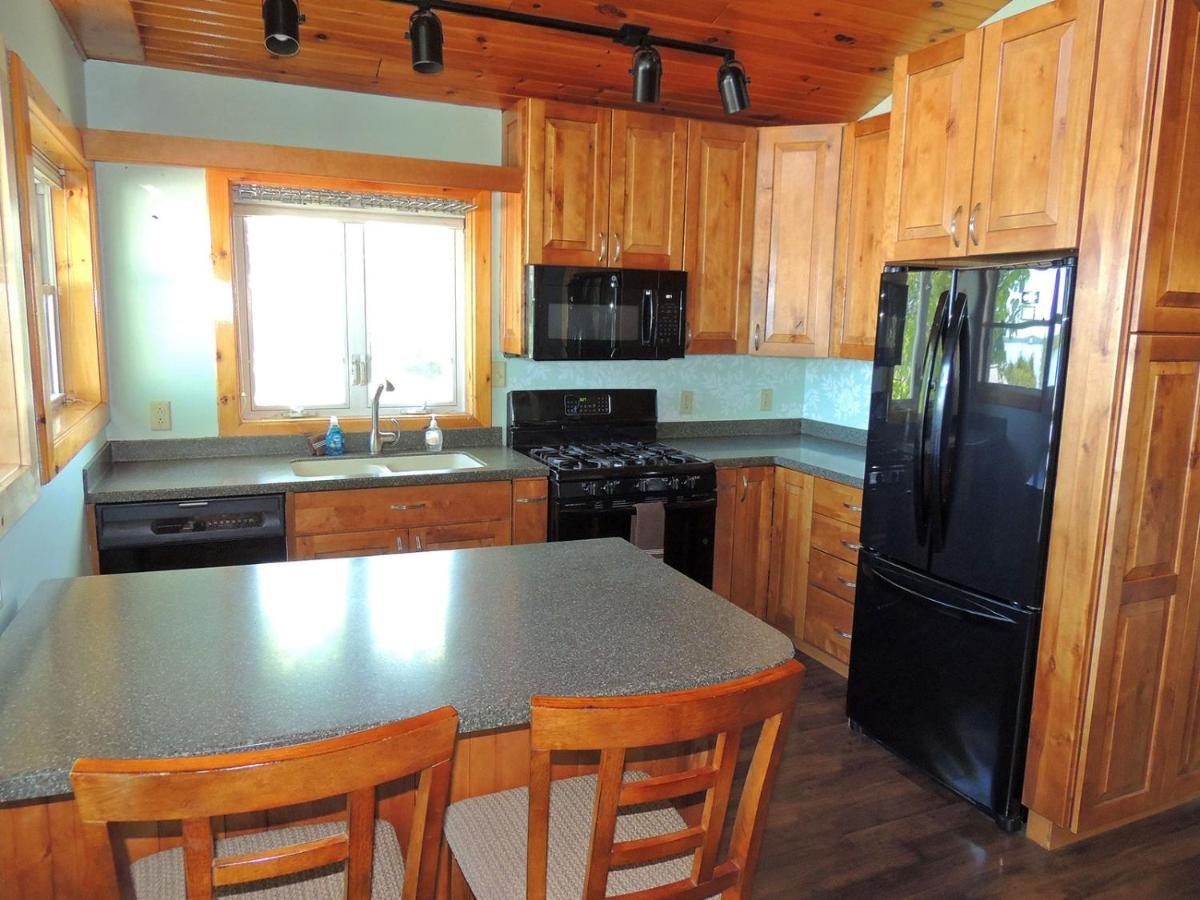 Angel Rock Waterfront Cottages Cape Vincent Exterior photo
