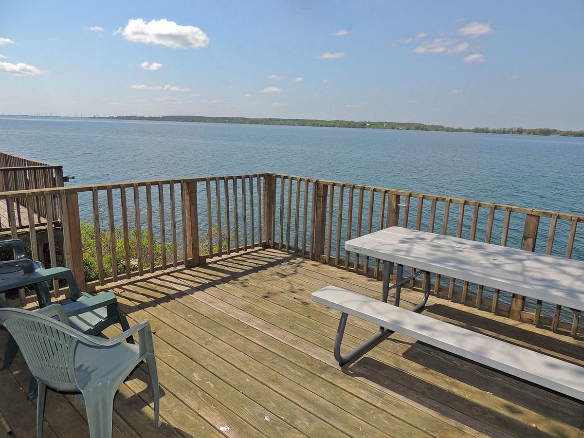 Angel Rock Waterfront Cottages Cape Vincent Exterior photo