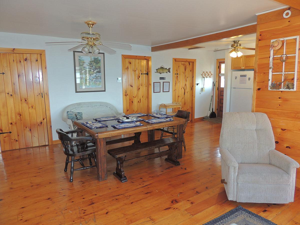 Angel Rock Waterfront Cottages Cape Vincent Exterior photo